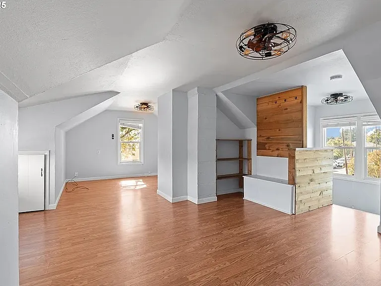 1021 Deal St — Photo 19