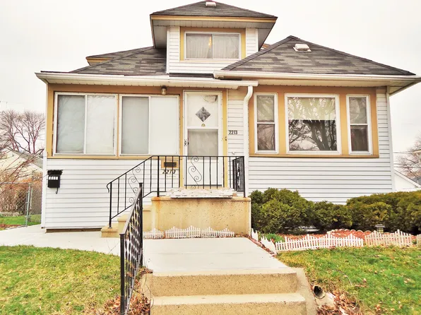 2213 S 74th St, Milwaukee, WI 53219