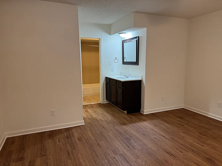 2217 Woodcreek #B — Photo 6