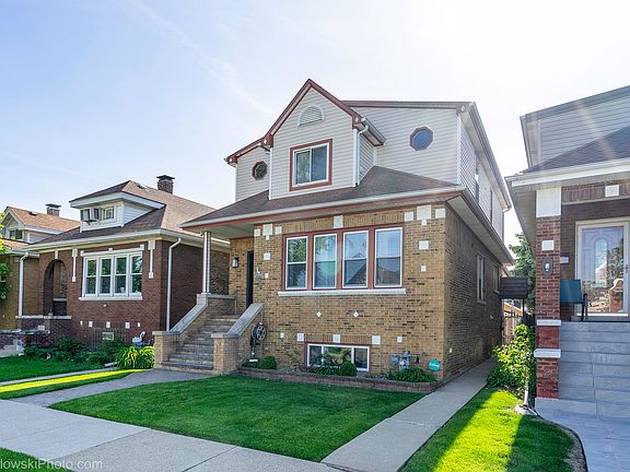 2nd image of 3024 N 76th Ave