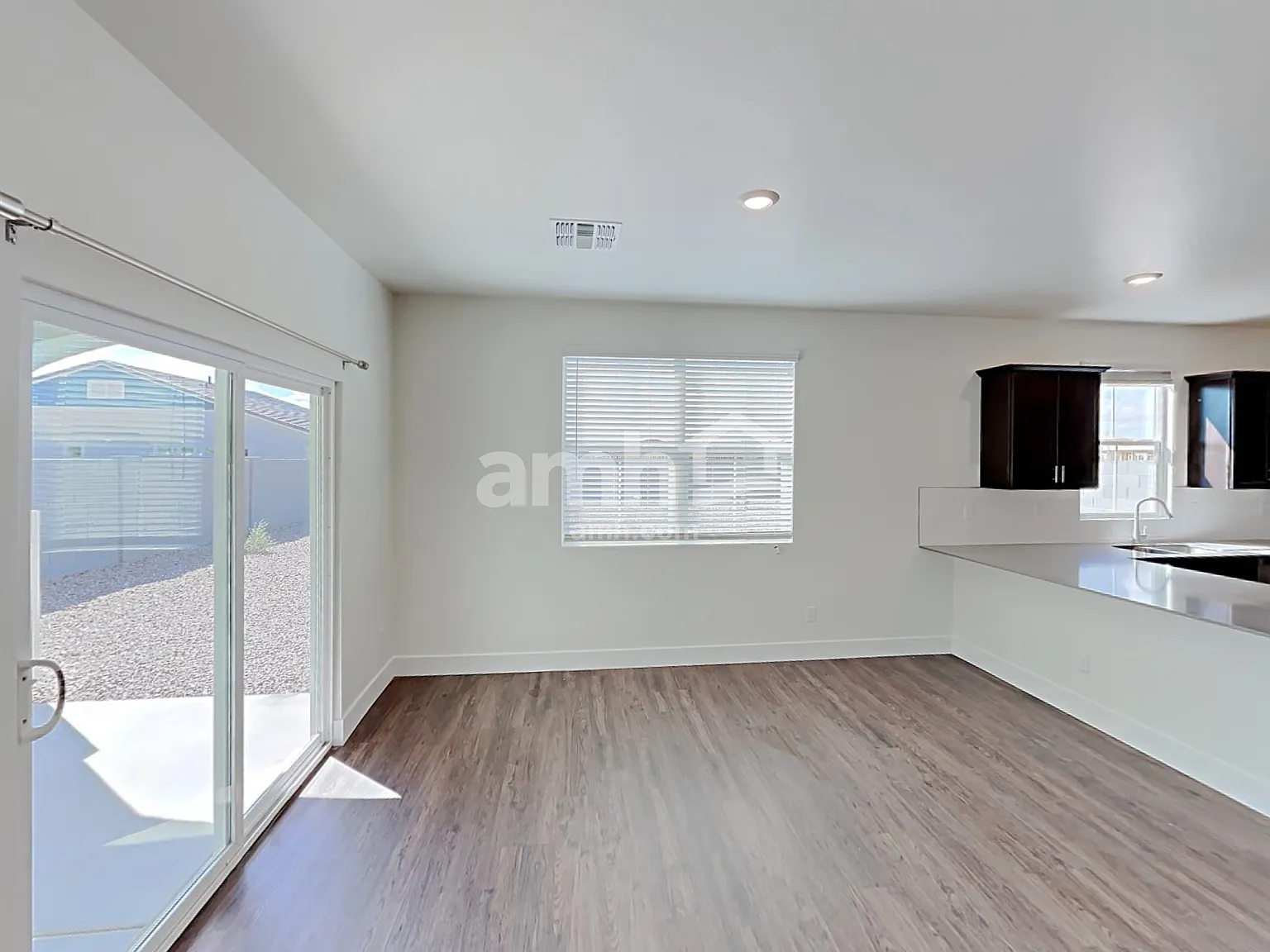 3 bed, 2.5 bath, 1752 sqft, $2,260 — Photo 4