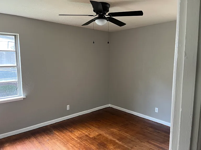 201 Terrace Ln — Photo 3