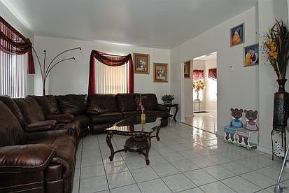 2nd image of 569 Woodlawn Ave