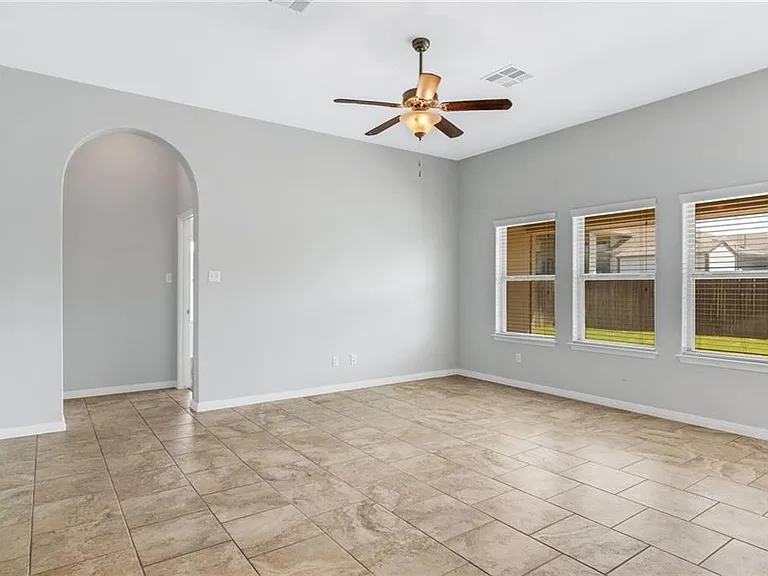320 Lightcliff St — Photo 15