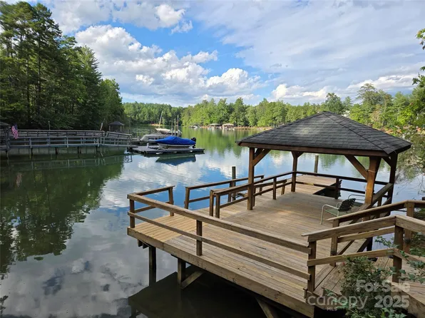 1441 Southpointe Dr #249, Morganton, NC 28655