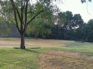 2922 Christopher Dr, Saint Louis, MO 63129