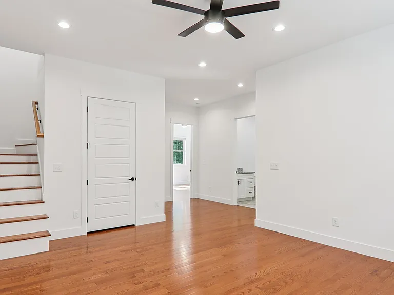 178 Jonathan Ln — Photo 33