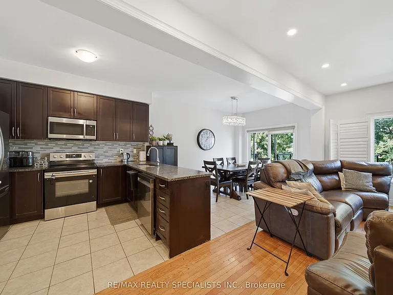 294 Miller Park Ave — Photo 10