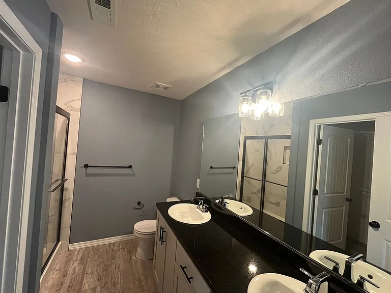 1229 E Paragon St — Photo 8