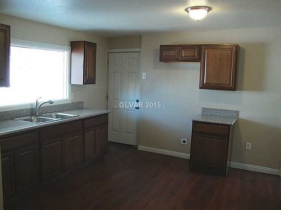 2nd image of 1365 Lawry Ave