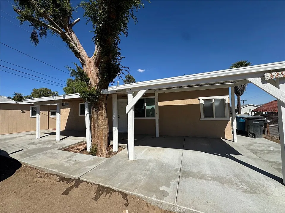 32995 Oleander Dr