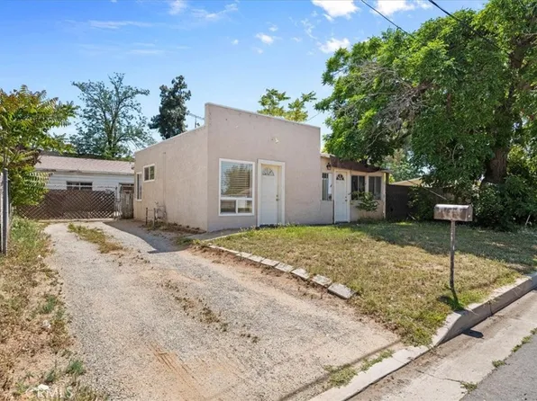 893 E 5th St, Beaumont, CA 92223