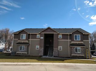 1412 S Edgewater Cir, Nampa, ID 83686
