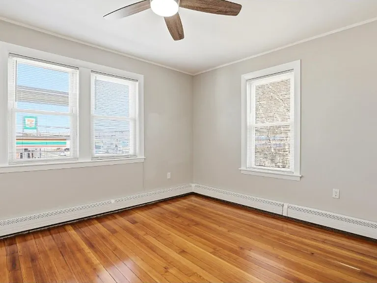 117 Webster St — Photo 20