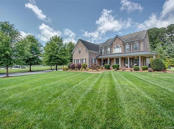 2nd image of 2501 Holly Oak Ln