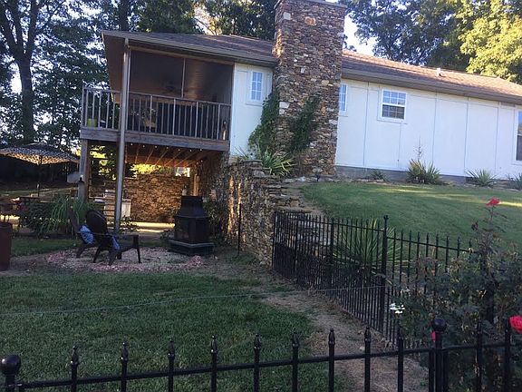 3rd image of 130 Meadow Sweet Dr