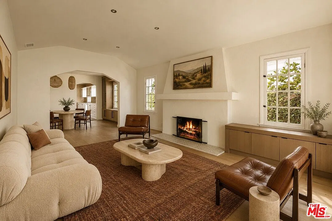 3 bed, 2.5 bath, $11,000 — Photo 4