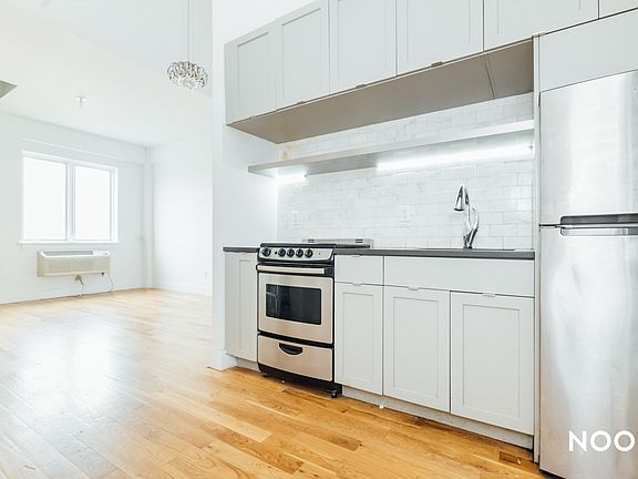 2nd image of 588 Myrtle Ave #604