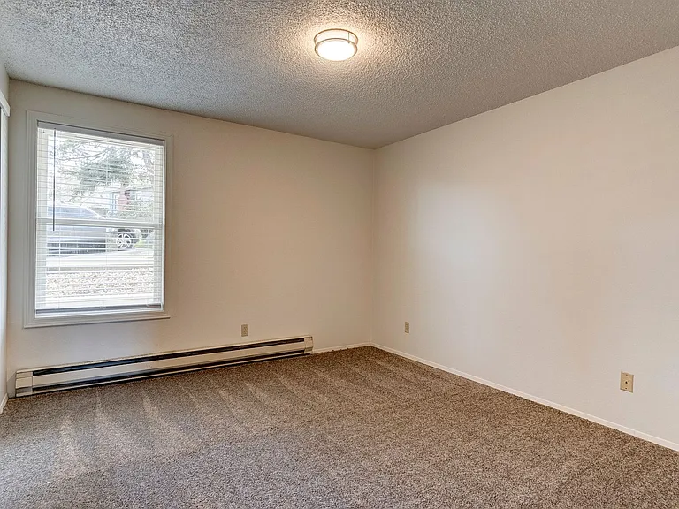 M0646-Prairie Village - 304 N. Main St — Photo 7