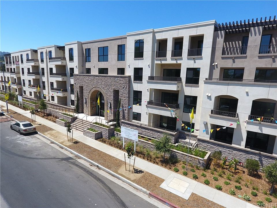 1st image of 5015 Balboa Blvd Unit 101