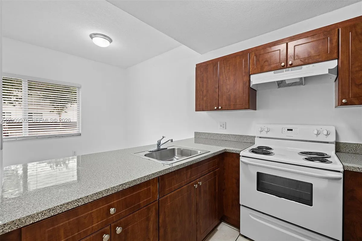 Photo 2 of 21 - 2461 W 78th St #201 - Hialeah, FL Building Photo - 2461 W 78th St #201