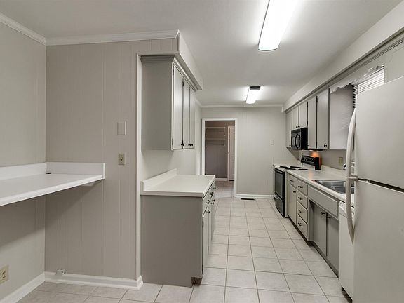 5th image of 6 Brandywine Dr