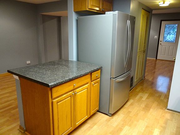 4th image of 807 Bishop Ct #0