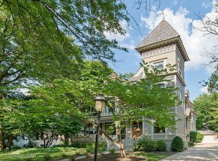 677 Highland Ave, Glen Ellyn, IL