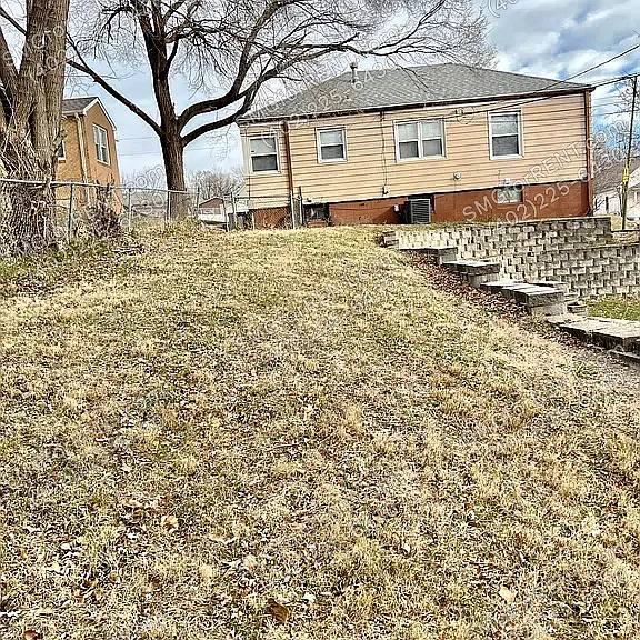 2124 S 42nd St — Photo 2