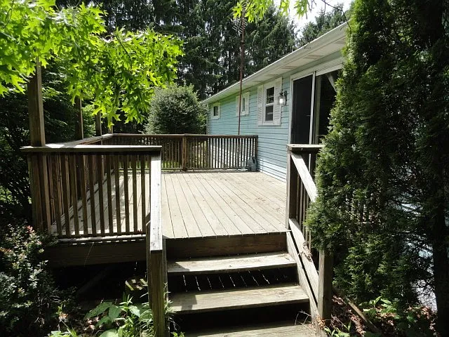 3 bed, 1.5 bath, 1120 sqft, $1,500 — Photo 2