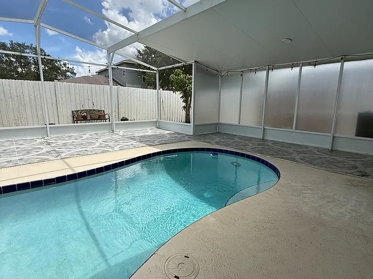 13305 Greenpointe Dr — Photo 12