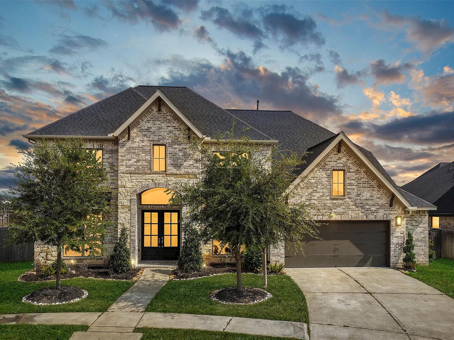 5 bed, 4.5 bath, 3766 sqft, $3,900 — Photo 1