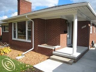 2nd image of 2065 21st St