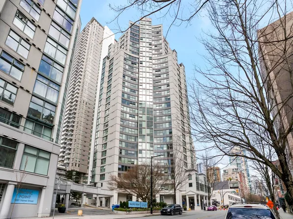 1323 Homer St #2705, Vancouver, BC V6B 5T1