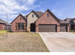 7405 E 83rd Pl N, Owasso, OK 74055