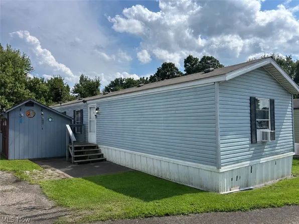 200 S Blackwood Dr, Zanesville, OH 43701