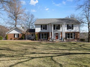1518 Mason Valley Rd, Saint Louis, MO 63131