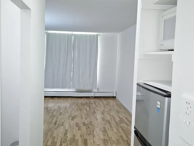 229 E 29th St #5K — Photo 25