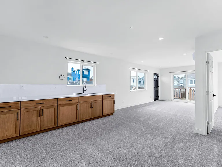 490 Jean Cir — Photo 23