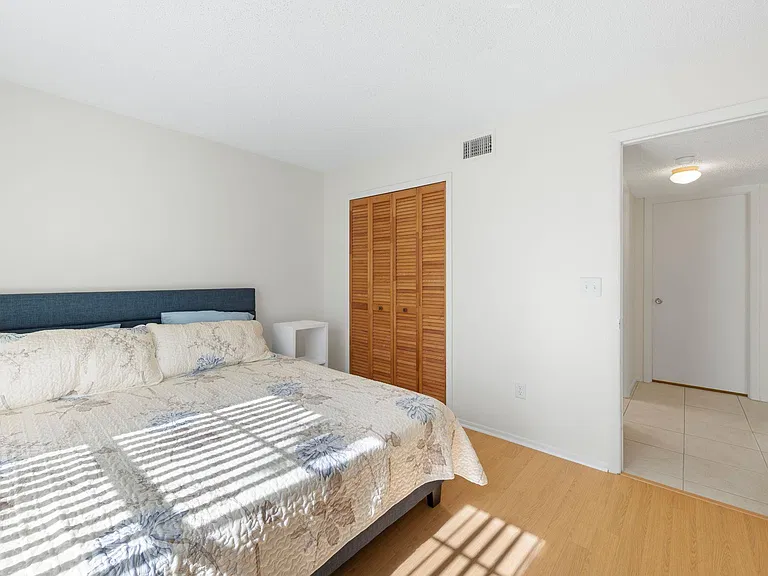1265 SE 8th St #1 — Photo 17