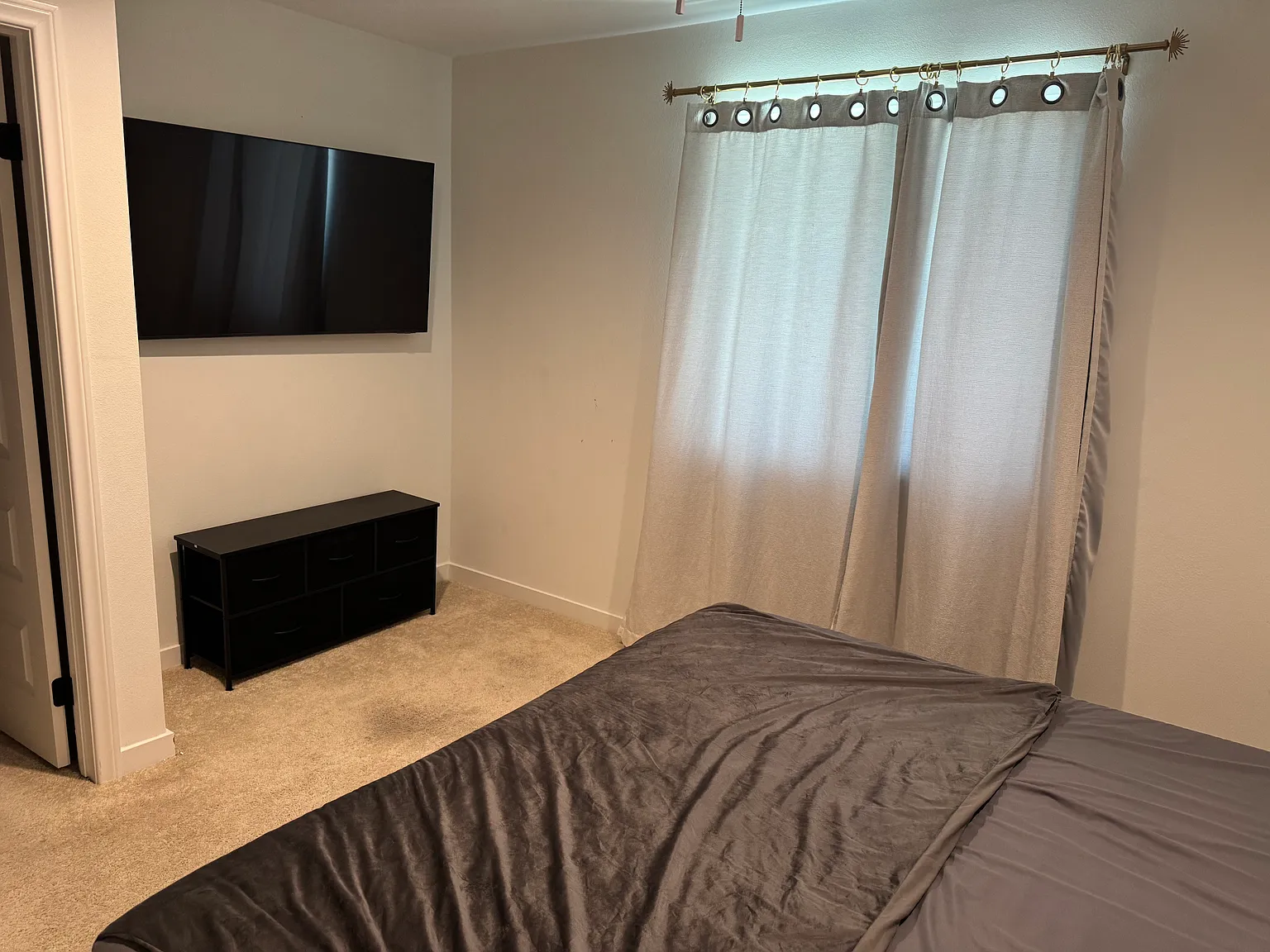 1 bed, 3200 sqft, $900 — Photo 3