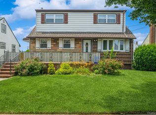 66 Gates Ave, Valley Stream, NY 11580
