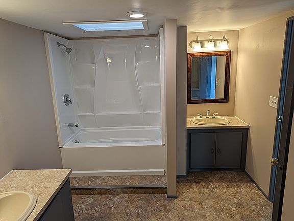 2nd image of 5131 Burnham Ave #238