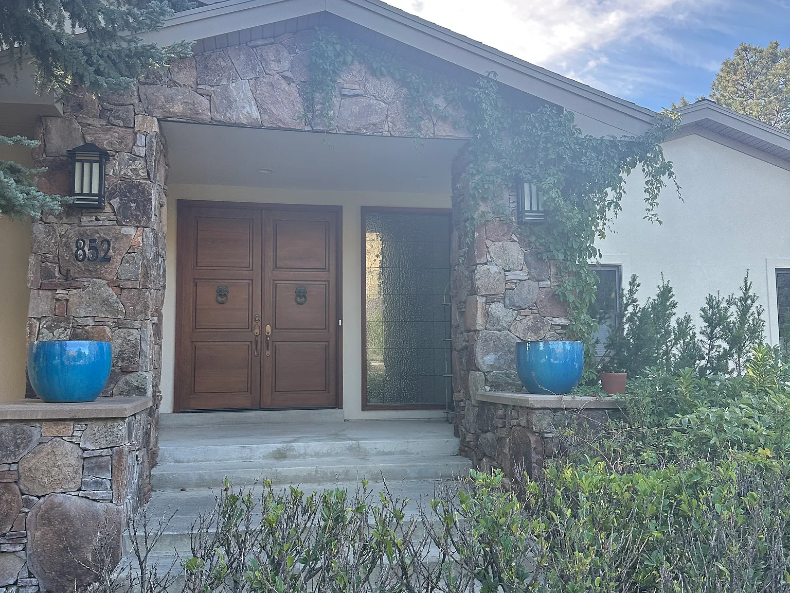 5 bed, 5800 sqft, $6,800 — Photo 2