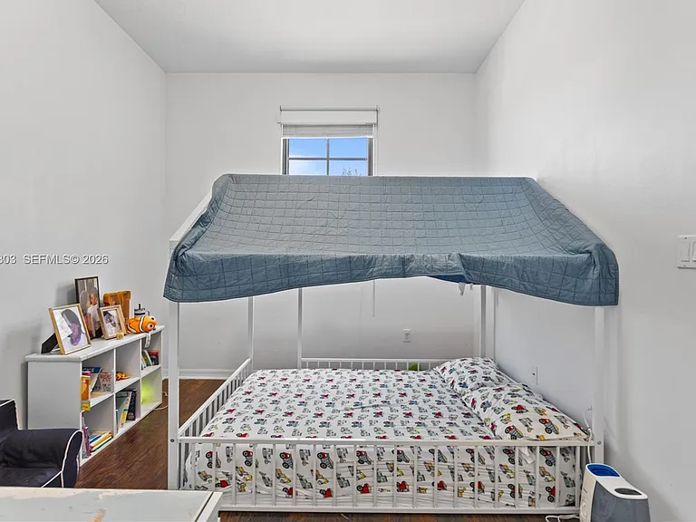 19244 NE 9th Pl — Photo 19