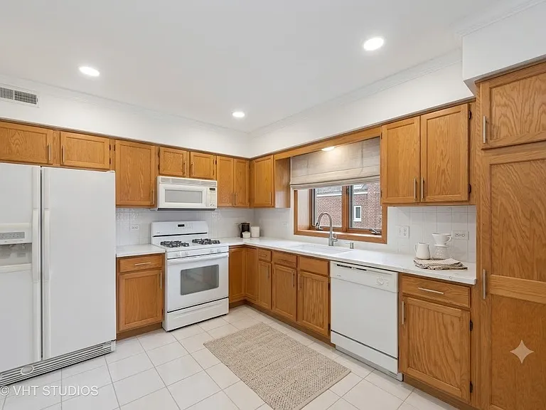4210 N Natchez Ave #410 — Photo 3