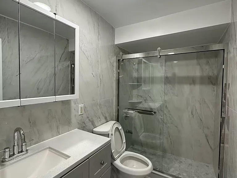 379 Brookfield Ave #2 — Photo 3