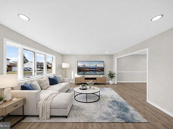 5th image of 24 Vansant Rd