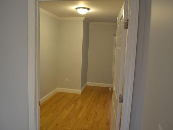 5th image of 39 Witherbee St