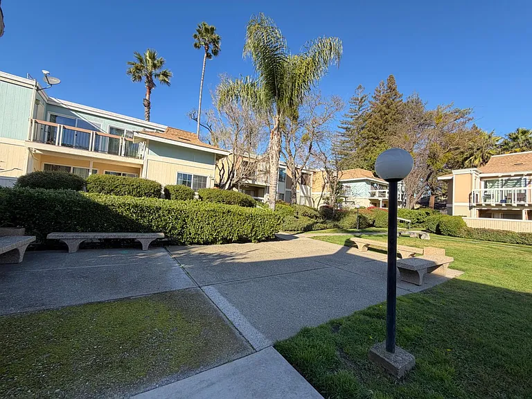 6241 Riverside Blvd #112 — Photo 30